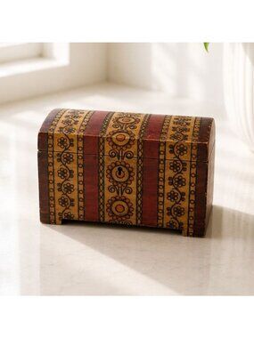 Handcrafted Vintage Wooden Trinket Box With Floral Pattern & Keyhole Design 6"x4